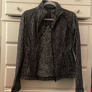 Lululemon jacket size 8